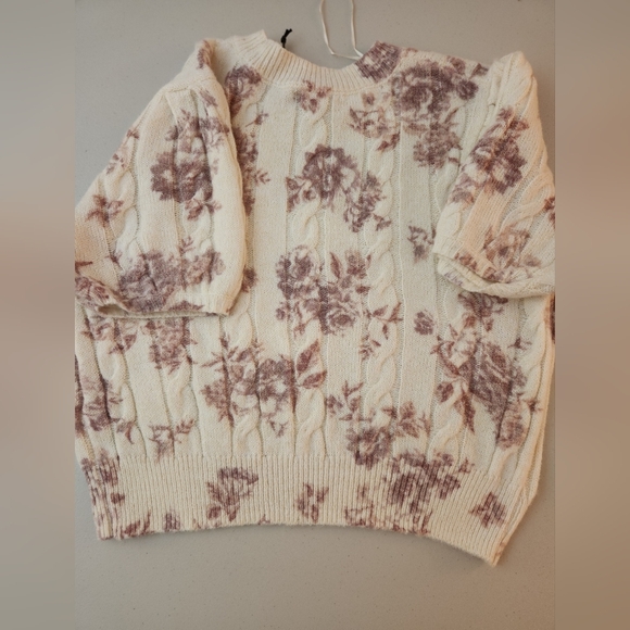 Sincerely Jules Soft Floral Cable Knit Women's Sweater Cream & Mauve XL NWT - Picture 3 of 6